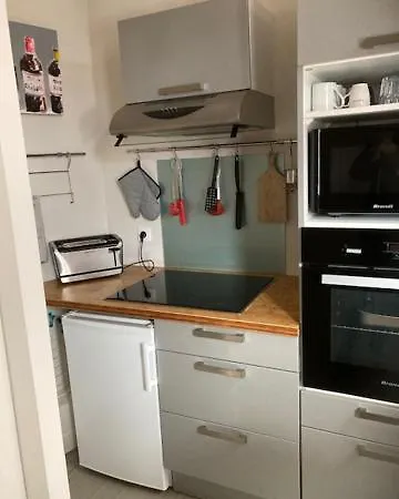 La Jolie Brise En Re Dans Avec Piscine Apartment